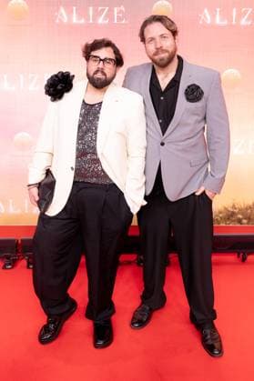 Alizé, Weltpremiere im Theater am Potsdamer Platz, Berlin, 20.11.2025 Steven Preisner und Florian Gibki bei der Cirque du Soleil Alizé Weltpremiere im Berliner Theater am Potsdamer Platz am 20.11.2025-20.11.2025 in Berlin Berlin Theater am Potsdamer Platz Copyright: xJensxFinkex