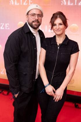 Alizé, Weltpremiere im Theater am Potsdamer Platz, Berlin, 20.11.2025 Felix von Jascheroff mit Freundin Sophie Winterberg bei der Cirque du Soleil Alizé Weltpremiere im Berliner Theater am Potsdamer Platz am 20.11.2025-20.11.2025 in Berlin Berlin Theater am Potsdamer Platz Copyright: xJensxFinkex