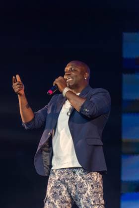 Real Estate Developer Leos launches in Dubai, UAE - 20 Nov 2025 Singer Akon performs live at Soho garden as Luxury Real Estate Developer Leos launches its Leos Royal project. Dubai United Arab Emirates Copyright: xNicolasxBriquetx xSOPAxImagesx leos_17