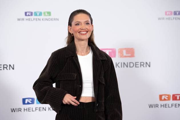 Amrei HAARDT, Schauspielerin, Portraet, Porträt, Portrait, Angeschnittenes Einzelbild, Einzelmotiv, 30. RTL Spendenmarathon Wir helfen Kindern , Fernsehen, 20.-21.11.2025 in Huerth, Deutschland,