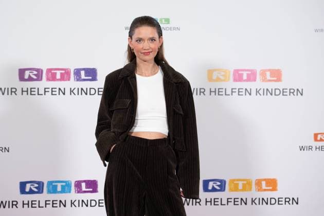 Amrei HAARDT, Schauspielerin, Portraet, Porträt, Portrait, Angeschnittenes Einzelbild, Einzelmotiv, 30. RTL Spendenmarathon Wir helfen Kindern , Fernsehen, 20.-21.11.2025 in Huerth, Deutschland,