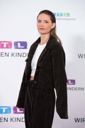 Amrei HAARDT, Schauspielerin, Portraet, Porträt, Portrait, Angeschnittenes Einzelbild, Einzelmotiv, 30. RTL Spendenmarathon Wir helfen Kindern , Fernsehen, 20.-21.11.2025 in Huerth, Deutschland,