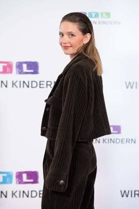 Amrei HAARDT, Schauspielerin, Portraet, Porträt, Portrait, Angeschnittenes Einzelbild, Einzelmotiv, 30. RTL Spendenmarathon Wir helfen Kindern , Fernsehen, 20.-21.11.2025 in Huerth, Deutschland,