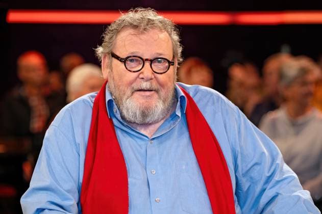 MDR - Riverboat. Schauspieler Walter Plathe anläßlich der Aufzeichnung der MDR - Talkshow Riverboat am 21.11.2025 in der Mediacity Leipzig. 20251121ADO0032