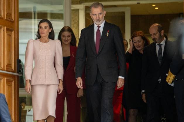 Event at the Congress: 50 Years of the Monarchy in Madrid, Spain - 21 Nov 2025 King Felipe VI and Queen Letizia seen during the colloquium 50 years later: the Crown in the transition to democracy , to commemorate the 50th anniversary of the Monarchy, in the Congress of Deputies in Madrid. Madrid Spain Copyright: xDavidxCanalesx xSOPAxImagesx DCReyesCongreso251121-06