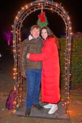Katrin Wrobel mit Ehemann Klaus Fricke bei der Eröffnung von Weihnachten im Tierpark 2025 am Schloss Friedrichsfelde im Tierpark Berlin. Berlin, 21.11.2025