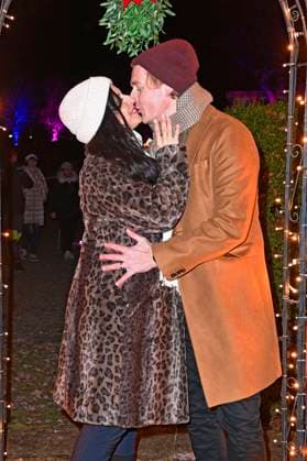 Nadja Jo Klapper und Johannes Heinrichs bei der Eröffnung von Weihnachten im Tierpark 2025 am Schloss Friedrichsfelde im Tierpark Berlin. Berlin, 21.11.2025