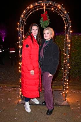 Katrin Wrobel und Eva Imhof bei der Eröffnung von Weihnachten im Tierpark 2025 am Schloss Friedrichsfelde im Tierpark Berlin. Berlin, 21.11.2025