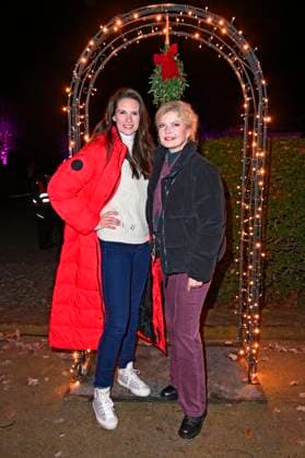 Katrin Wrobel und Eva Imhof bei der Eröffnung von Weihnachten im Tierpark 2025 am Schloss Friedrichsfelde im Tierpark Berlin. Berlin, 21.11.2025