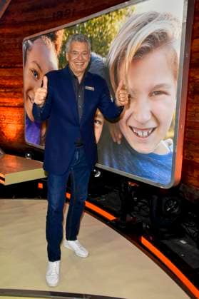 ABB Jürgen Juergen Hingsen ex 10 Kaempfer zu Gast am Spendentelefon im RTL Studio beim Charity zum 30.Geburtstag des RTL Spendenmarathon - wir helfen Kindern bei RTL Deutschland am 21.11.2025 2.Spendentag in Koeln Deutz NRW Deutschland
