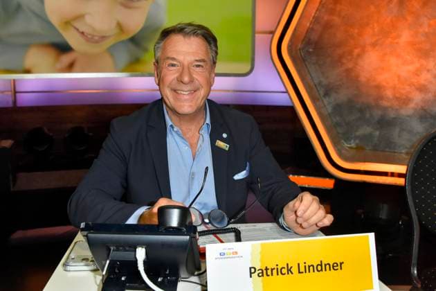 ABB Patrick Lindner Saenger zu Gast am Spendentelefon im RTL Studio beim Charity zum 30.Geburtstag des RTL Spendenmarathon - wir helfen Kindern bei RTL Deutschland am 21.11.2025 2.Spendentag in Koeln Deutz NRW Deutschland