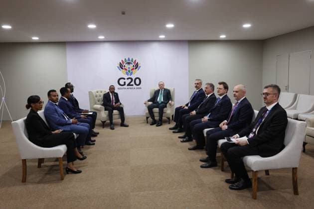 Turkish President Recep Tayyip Erdogan JOHANNESBURG, SOUTH AFRICA - NOVEMBER 22: (----EDITORIAL USE ONLY - MANDATORY CREDIT - TURKISH PRESIDENCY MURAT CETINMUHURDAR HANDOUT - NO MARKETING NO ADVERTISING CAMPAIGNS - DISTRIBUTED AS A SERVICE TO CLIENTS----) Turkish President Recep Tayyip Erdogan (6th R) meets with the Prime Minister of Ethiopia, Abiy Ahmed (5th L) G20 Leaders Summit in Johannesburg, South Africa on November 22, 2025. TUR Presidency Murat Cetinmuhurdar Handout Anadolu Johannesburg South Africa. Editorial use only. Please get in touch for any other usage.  Copyright: x2025xAnadoluxTURxPresidencyx MuratxCetinmuhurdarx xHandoutx