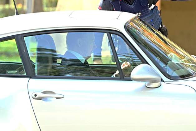 King Juan Carlos arrives at El Pardo Palace to meet with his family Konstantin of Bulgaria on his arrival at El Pardo Palace, November 22, 2025, in Madrid Spain FAMOUSES EL PARDO ROYALTY MONARCHY Madrid Madrid Madrid Spain  Copyright: xFranciscoxGuerrax 7118686