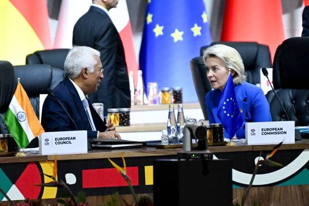 European Commission President Ursula von der Leyen talks with European Council President Antonio Costa (L) during a G20 Leaders Summit plenary session at the Nasrec Expo Centre in Johannesburg, South Africa Saturday, November 22, 2025.  AFQ2025112211 EUxPressxService