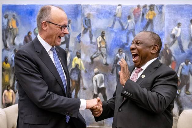 Johannesburg, Südafrika, 23.11.2025: Expo-Centre: G20-Gipfel: Bundeskanzler Friedrich Merz (CDU) bei einem bilateralen Treffen mit Cyril Ramaphosa, Präsident von Südafrika (Foto: Michael Kappeler, Pool)