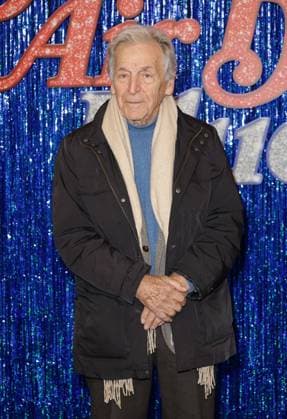 Costa Gavras Première du film Sur un Air de Blues Song Sung Blue au Grand Rex à Paris le 23 novembre 2025 Coadic Guirec Bestimage Premiere of the film Sur un Air de Blues Song Sung Blue at the Grand Rex in Paris on November 23, 2025 Paris France  Copyright: xCOADICxGUIRECx xBESTIMAGExCOADICxGUIRECx xBESTIMAGEx