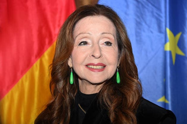 Vicky LEANDROS (Saengerin), Einzelbild,angeschnittenes Einzelmotiv,Portraet,Portrait,Porträt. erhaelt von Markus SOEDER (Ministerpraesident Bayern und CSU Vorsitzender) den Bayerischen Verdienstorden. Verleihung Bayerischer Verdienstorden im Prinz Carl Palais in Muenchen am 24.11.2025.