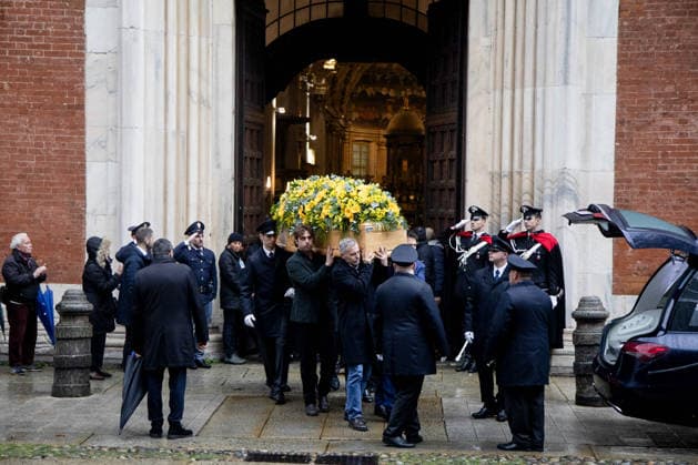 Milan, Funeral of Ornella Vanoni in the church of San Marco in the Brera district. In the photo: the coffin leaves the church.  Copyright: xFrancescoxEnriquezx xipa-agency.netx xPoolxEmanuelexDexCarlixexFrancesx IPA_Agency_IPA68336191