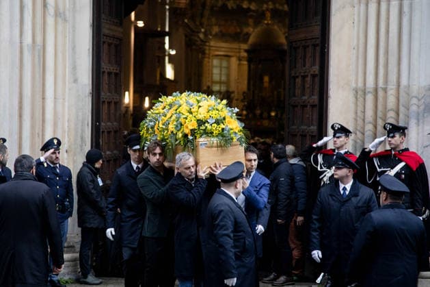 Milan, Funeral of Ornella Vanoni in the church of San Marco in the Brera district. In the photo: the coffin leaves the church.  Copyright: xFrancescoxEnriquezx xipa-agency.netx xPoolxEmanuelexDexCarlixexFrancesx IPA_Agency_IPA68336196