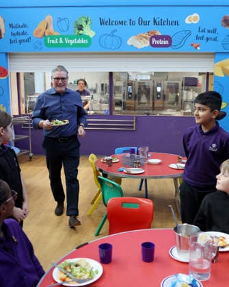 Prime Minister Keir Starmer visits Welland Academy 24 11 2025. Peterborough, United Kingdom. Prime Minister Keir Starmer and Education Secretary Bridget Phillipson visit Welland Academy to meet children who have benefitted from the governments free school meals initiative., Credit:Simon Dawson Avalon United Kingdom, Peterborough  Copyright: xSimonxDawsonx xAvalonx 1054401402