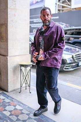 Exclusif Adam Sandler rentre à lhôtel Costes après une journée dinterview pour son dernier film JAY KELLY à Paris, France, le 24 novembre 2025 Yehiel Chekroune Bestimage Exclusive Adam Sandler returns to the hotel costs after a day of interview for the latest film JAY KELLY in Paris, France, on November 24, 2025 Paris France  Copyright: xYehielxChekrounex xBestimagexYehielxChekrounex xBestimagex
