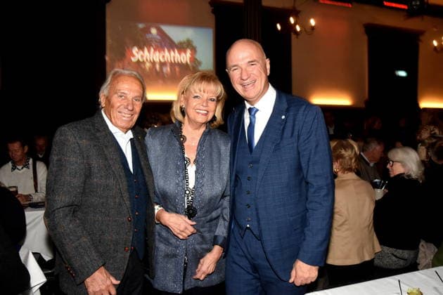 Guenther Margot Steinberg Gastronomen Wolfgang Krebs Kabarettist Sigi Sommer Taler Preistraeger 2025 Muenchen 23.11.2025 Wirtshaus am Schlachthof -Narrhalla -Sigi Sommer Taler Kunst-Kabarettpreis Verleihung 2025 Foto Bernd Lindenthaler Muenchen
