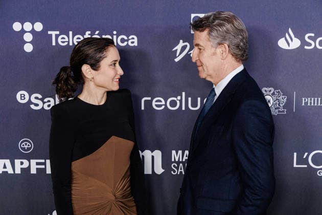 El Espanol organizes a gala to celebrate its tenth anniversary The president of the Community of Madrid, Isabel Díaz Ayuso, and the president of the Popular Party, Alberto Núnez Feijóo, pose during the celebration of the 10th anniversary of El Espanol, at the Palacio de Cibeles, on November 24, 2025, in Madrid Spain The newspaper, chaired and directed by Pedro J Ramírez, commemorates its tenth anniversary with a gala attended by various political personalities to celebrate the newspapers trajectory 24 NOVEMBER 2025 EL ESPAÑOL X ANIVERSARIO DIARIO PERIODISMO COMUNICACIÓN Carlos Lujá Madrid Madrid Spain  Copyright: xCarlosxLujanx 7123688