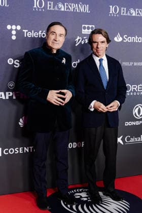 El Espanol organizes a gala to celebrate its tenth anniversary The director of the digital newspaper El Espanol, Pedro J Ramírez i , and the former president José María Aznar d , pose during the celebration of the tenth anniversary of El Espanol, at the Palacio de Cibeles, on November 24, 2025, in Madrid Spain The newspaper, Pedro J Ramírez, the president and director of the newspaper, commemorates its tenth anniversary with a gala event attended by various political personalities to celebrate the newspapers history 24 NOVEMBER 2025 EL ESPAÑOL X ANIVERSARIO DIARIO PERIODISMO COMUNICACIÓN Carlos Lujá Madrid Madrid Espana  Copyright: xCarlosxLujanx 7123708