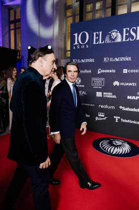 El Espanol organizes a gala to celebrate its tenth anniversary The director of the digital newspaper El Espanol, Pedro J Ramírez i , and the former president José María Aznar d , pose during the celebration of the tenth anniversary of El Espanol, at the Palacio de Cibeles, on November 24, 2025, in Madrid Spain The newspaper, Pedro J Ramírez, the president and director of the newspaper, commemorates its tenth anniversary with a gala event attended by various political personalities to celebrate the newspapers history 24 NOVEMBER 2025 EL ESPAÑOL X ANIVERSARIO DIARIO PERIODISMO COMUNICACIÓN Carlos Lujá Madrid Madrid Espana  Copyright: xCarlosxLujanx 7123709