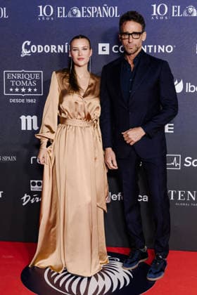 El Espanol organizes a gala to celebrate its tenth anniversary Rider Álvaro Munoz Escassi and his daughter Anna Barrachina pose during the celebration of the tenth anniversary of El Espanol, at the Palacio de Cibeles, on November 24, 2025, in Madrid Spain The newspaper, Pedro J Ramírez, the president and director of the newspaper, commemorates its tenth anniversary with a gala attended by various political personalities to celebrate the newspapers history 24 NOVEMBER 2025 EL ESPAÑOL X ANIVERSARIO DIARIO PERIODISMO COMUNICACIÓN Carlos Lujá Madrid Madrid Espana  Copyright: xCarlosxLujanx 7123861
