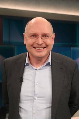 Gero Furchheim, Vorstand des europäischen Branchenverbands Ecommerce Europe, zu Gast in der ARD Talkshow Hart aber Fair mit dem Thema Rabattschlacht und Bestellwahn: Was ist der wahre Preis der Schnäppchen?