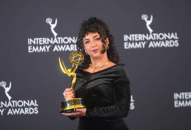 Gaza-focused productions win awards at International Emmys NEW YORK, US - NOV 24: Lebanese-British producer director Vanessa Bowles poses with The Current Affairs award for Dispatches: Kill Zone: Inside Gaza during the 53rd International Emmy Awards Gala on Monday night, on November 24, 2025 in New York City, United States. Two productions highlighting the humanitarian crisis in Gaza were honored at this year’s International Emmy Awards. In the Current Affairs category, the UK production Dispatches: Kill Zone: Inside Gaza won first place, while in the News category, Qatar-based Gaza, Search for Life received the award. Both works were praised by the jury for powerfully portraying the hardships faced by civilians in the conflict zone  Copyright: x2025xAnadoluxSelcukxAcarx