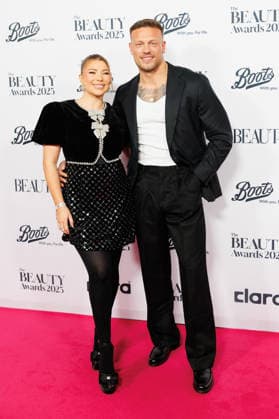 Love Island s Olivia Bowen and Alex Bowen arriving at The Beauty Awards 2025 at City Central at HAC in London on 24 November 2025 Love Island s Olivia Bowen and Alex Bowen arriving at The Beauty Awards 2025 at City Central at HAC in London on 24 November 2025, Credit:Manuela Langotsch Avalon United Kingdom, London, City Central at HAC  Copyright: xManuelaxLangotschx xAvalonx 1054465321