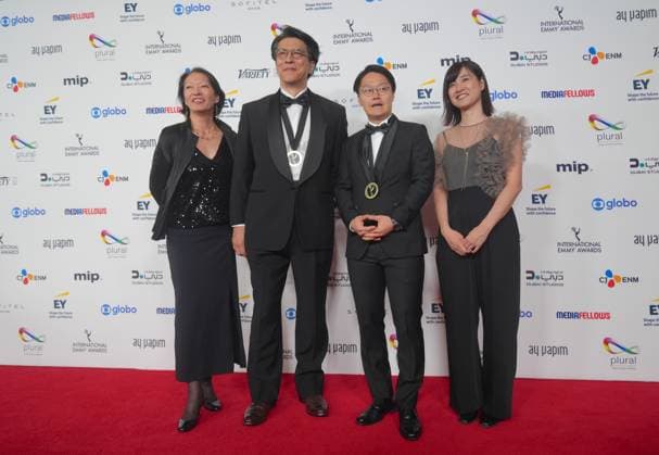 53rd International Emmy Awards NEW YORK, US - NOV 24: Japanese executive producer Kenichi Matsumiya (L2) and Japanese director Kensho Omori (R2) pose during the 53rd International Emmy Awards Gala on Monday night, November 24, 2025, in New York City. Selcuk Acar Anadolu New York United States. Editorial use only. Please get in touch for any other usage.  Copyright: x2025xAnadoluxSelcukxAcarx