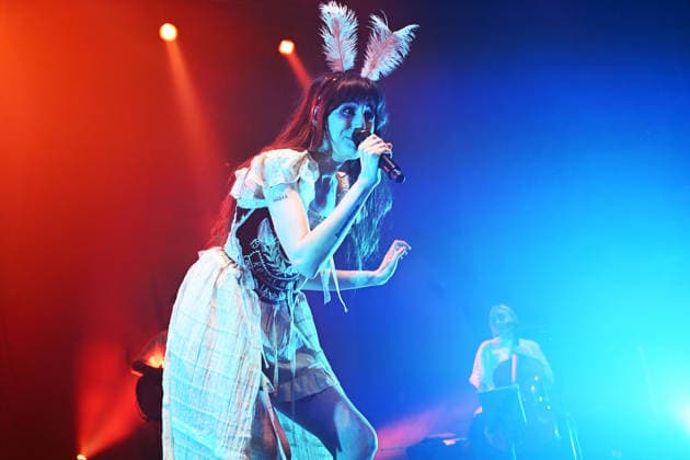 Dodie performing at Roundhouse LONDON, ENGLAND - NOVEMBER 24: Dodie (Dorothy Clark) performing at Roundhouse, Chalk Farm on November 24, 2025 in London, England. CAP MAR MAR Great Britain Copyright: xMartinxHarris CapitalxPicturesx