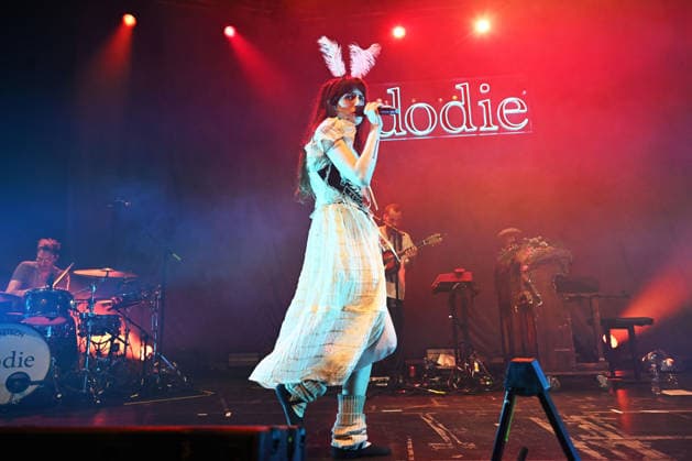 Dodie performing at Roundhouse LONDON, ENGLAND - NOVEMBER 24: Dodie (Dorothy Clark) performing at Roundhouse, Chalk Farm on November 24, 2025 in London, England. CAP MAR MAR Great Britain Copyright: xMartinxHarris CapitalxPicturesx