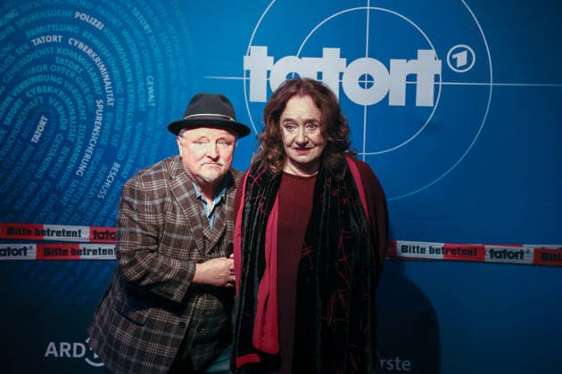 Premiere Münster-Tatort. Pressetermin zur Premiere des neuen ;Münster-Tatort Die Erfindung des Rades. Die Ausstrahlung ist am 7. Dezember im Ersten und der ARD Mediathek. Axel Prahl, als Frank Thiel und Mechthild Großmann, als Wilhelmine Klemm. Thiel. Münster, Nordrhein-Westfalen, DEU, Deutschland, 25.11.2025
