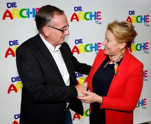 Bernd Siggelkow, Franziska Giffey bei der Feier 30 Jahre Die Arche in Berlin.