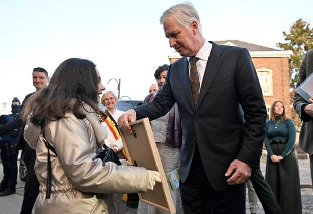 The King Visits Alzheimer Cafe JUPRELLE, BELGIUM - NOVEMBER 26 : King Philippe participates in a session of the Alzheimer Café in Juprelle, a ViADem municipality (dementia-friendly city or municipality). The Alzheimer Café is a meeting place where people with Alzheimer s disease, their loved ones, carers, healthcare providers and other interested parties can meet in a warm and informal atmosphere. Over snacks and drinks, they talk about daily life with the disease and work to break down taboos. It is not a medical consultation or therapy, but a place where people can get information, share experiences, find support and reduce loneliness. The meetings are organised by De Ligue Nationale Alzheimer Liga ASBL vzw Vog, chaired by Baroness Hen Copyright: xBertxVanxDenxBrouckex