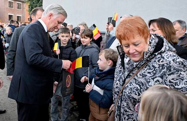 The King Visits Alzheimer Cafe JUPRELLE, BELGIUM - NOVEMBER 26 : King Philippe participates in a session of the Alzheimer Café in Juprelle, a ViADem municipality (dementia-friendly city or municipality). The Alzheimer Café is a meeting place where people with Alzheimer s disease, their loved ones, carers, healthcare providers and other interested parties can meet in a warm and informal atmosphere. Over snacks and drinks, they talk about daily life with the disease and work to break down taboos. It is not a medical consultation or therapy, but a place where people can get information, share experiences, find support and reduce loneliness. The meetings are organised by De Ligue Nationale Alzheimer Liga ASBL vzw Vog, chaired by Baroness Hen Copyright: xBertxVanxDenxBrouckex