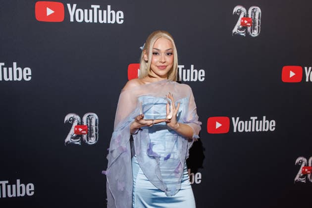Award - YouTube Music Dinner 2025 - Ayliva (Elif Akar) beim YouTube Music Award Dinner 2025 im Grill Royal Restaurant am 25.11.2025 in Berlin. Copyright: xEventpressxKochanx