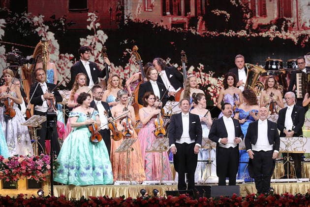 Croatia, Zagreb, 261125. Concert Andre Rieu and Johann Strauss Orchestra held at Arena Zagreb. Photo: Ranko Suvar CROPIX Copyright: xxRankoxSuvarx andre_rieu34-261125
