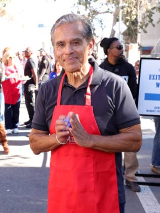 26 November 2025 - Los Angeles, California - Antonio Villaraigosa,. 2025 Thanks & Giving On Skid Row held at Los Angeles Mission. Los Angeles USA - ZUMAa123 20251126_zaa_a123_028 Copyright: xADx