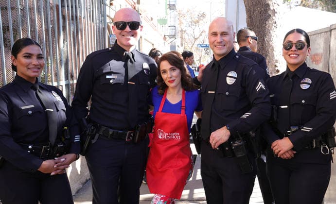 26 November 2025 - Los Angeles, California - Christina DeRosa,. 2025 Thanks & Giving On Skid Row held at Los Angeles Mission. Los Angeles USA - ZUMAa123 20251126_zaa_a123_055 Copyright: xADx