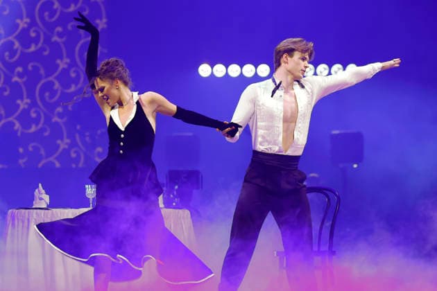 Para-Schwimmer Taliso Engel und Tänzerin Patricija Ionel bei Lets Dance - Die Live Tour in der Lanxess-Arena. Köln, 26.11.2025 NRW Deutschland Copyright: xChristophxHardtx