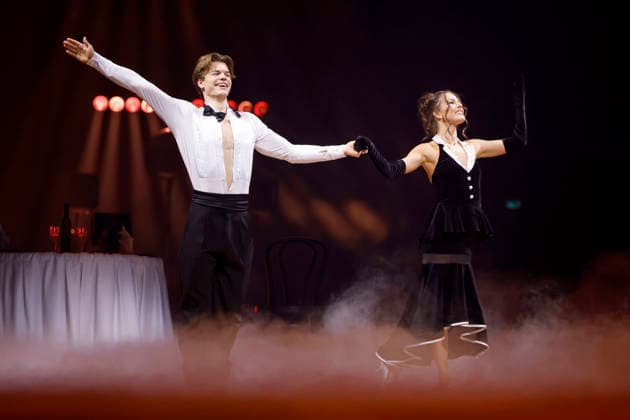Para-Schwimmer Taliso Engel und Tänzerin Patricija Ionel bei Lets Dance - Die Live Tour in der Lanxess-Arena. Köln, 26.11.2025 NRW Deutschland Copyright: xChristophxHardtx