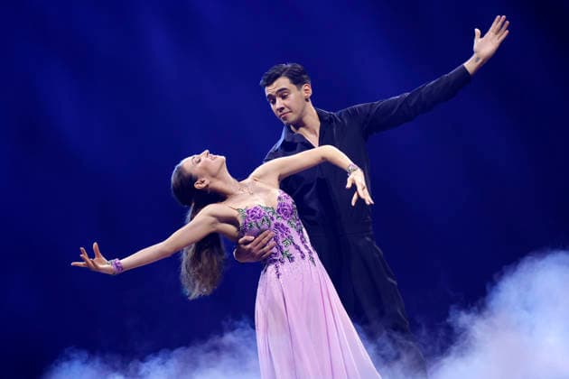Golfprofi Diego Pooth und Tänzerin Ekaterina Leonova bei Lets Dance - Die Live Tour in der Lanxess-Arena. Köln, 26.11.2025 NRW Deutschland Copyright: xChristophxHardtx