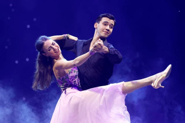 Golfprofi Diego Pooth und Tänzerin Ekaterina Leonova bei Lets Dance - Die Live Tour in der Lanxess-Arena. Köln, 26.11.2025 NRW Deutschland Copyright: xChristophxHardtx