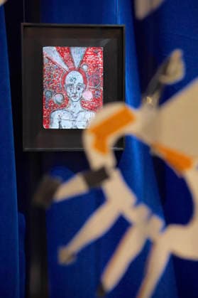 Kunstwerke von Johnny Depp in der Ausstellung A Bunch of Stuff -Tokyo im NEWoMan Takanawa. Tokio, 27.11.2025