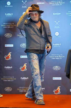 Johnny Depp bei einer Pressekonferenz zu seiner Ausstellung A Bunch of Stuff -Tokyo im NEWoMan Takanawa. Tokio, 27.11.2025